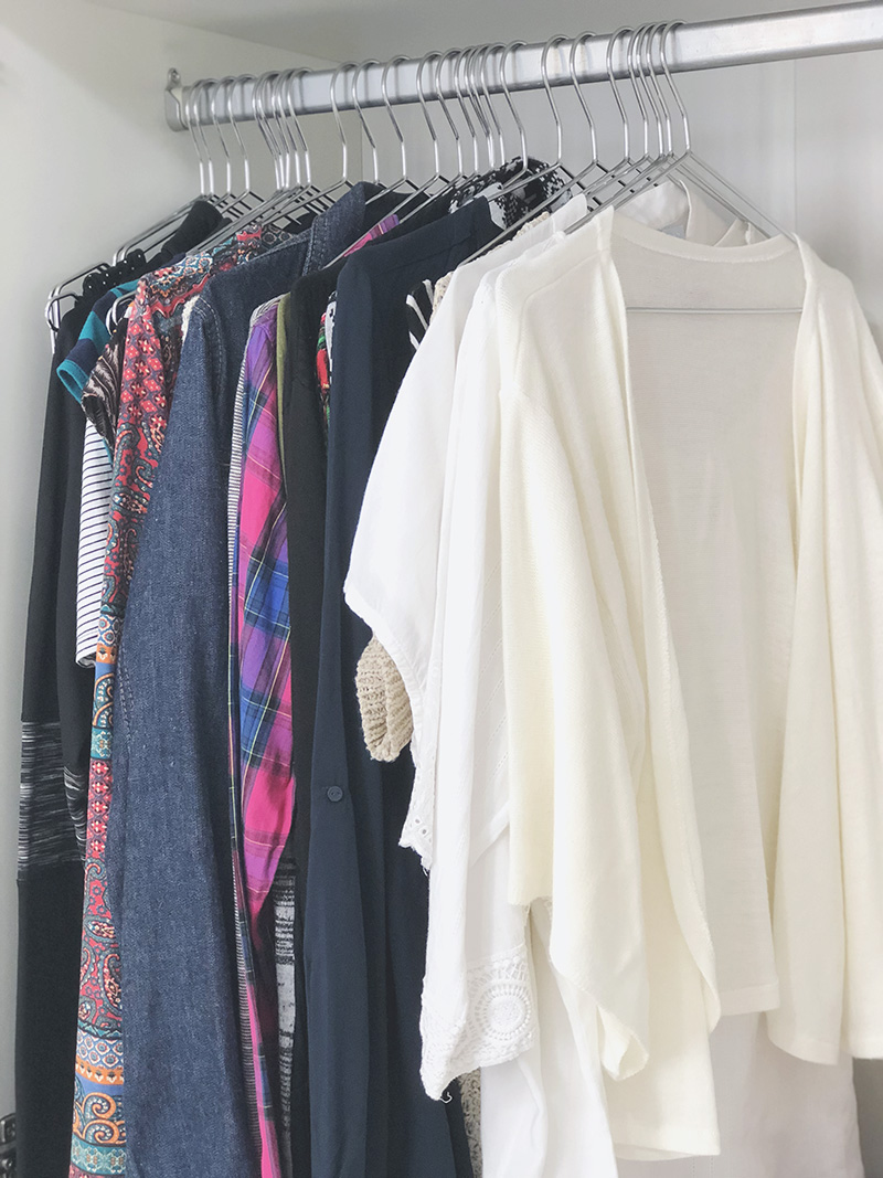 Como organizei minhas roupas para 2018 (método KonMari) // Vida Minimalista Como organizei minhas roupas para 2018 (método KonMari) // Vida Minimalista